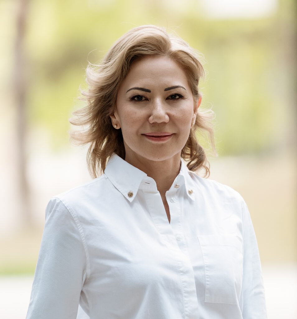 Dr. Aigul Luna